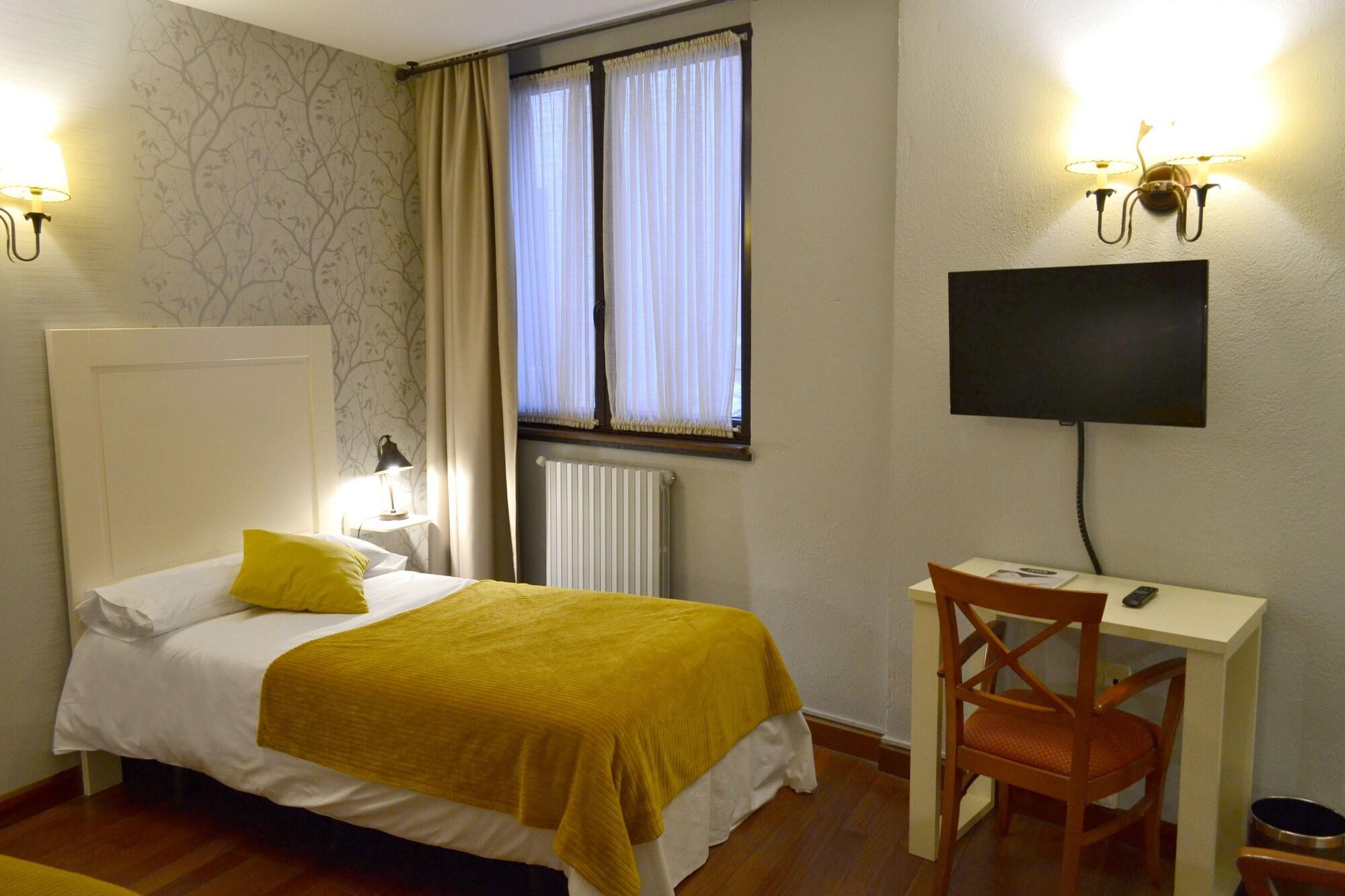 Hotel Alda Via 莱昂 外观 照片