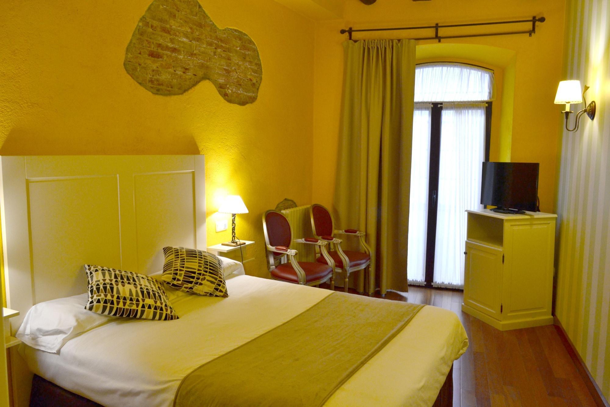 Hotel Alda Via 莱昂 外观 照片