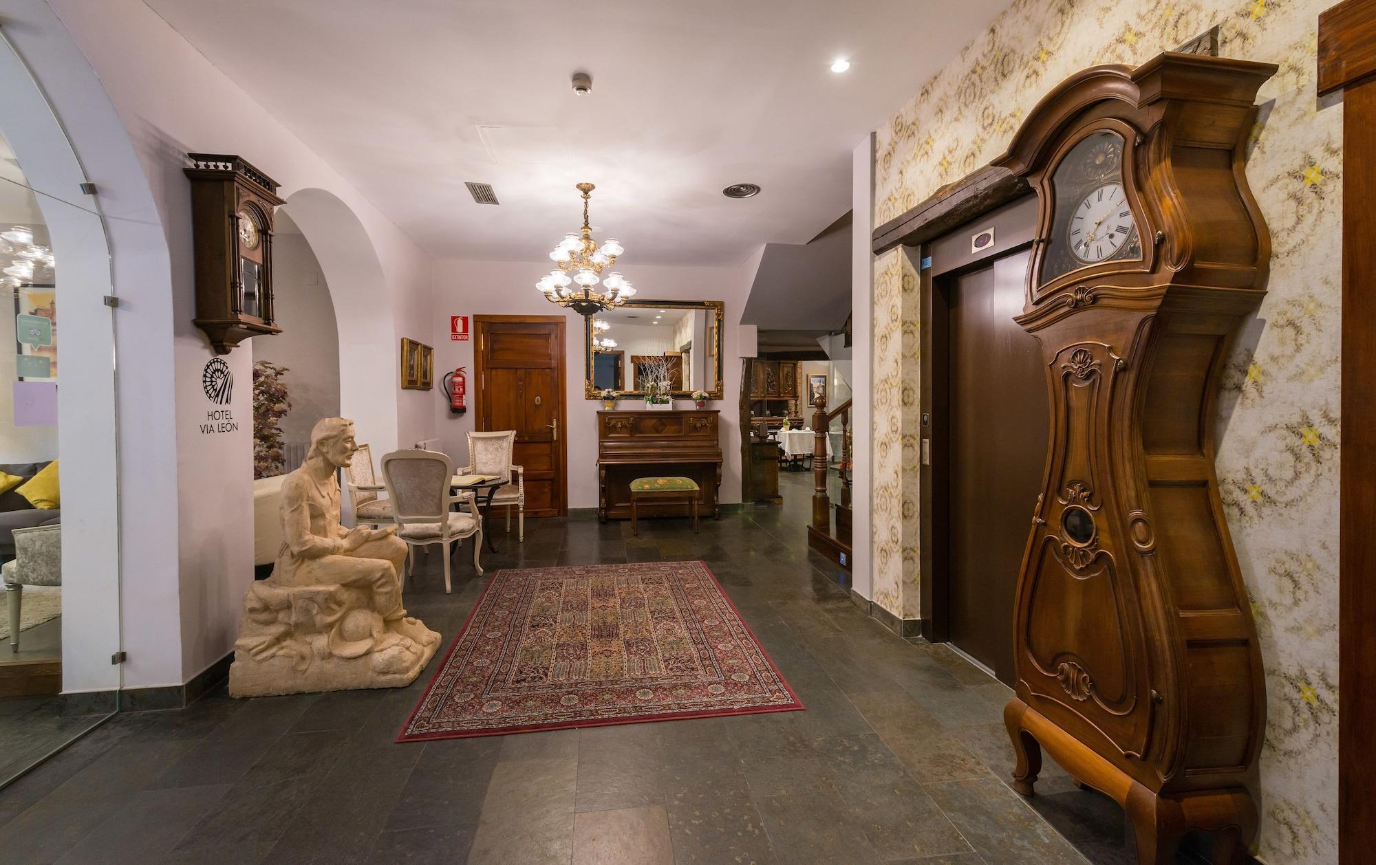 Hotel Alda Via 莱昂 外观 照片