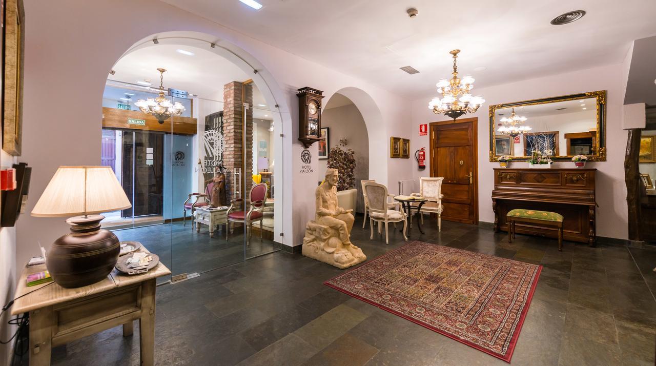 Hotel Alda Via 莱昂 外观 照片