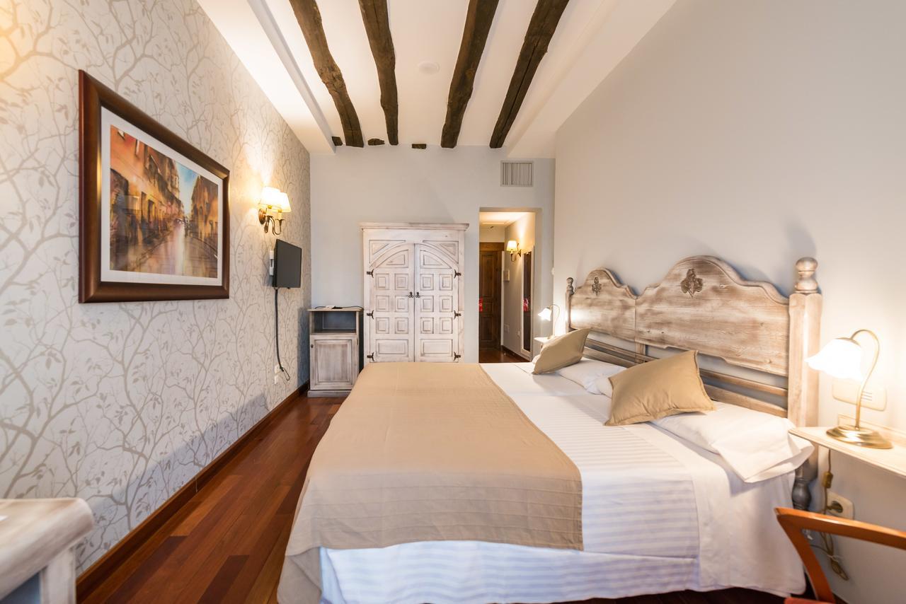 Hotel Alda Via 莱昂 外观 照片