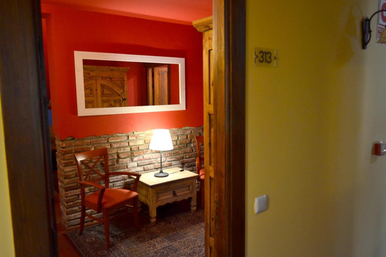 Hotel Alda Via 莱昂 外观 照片