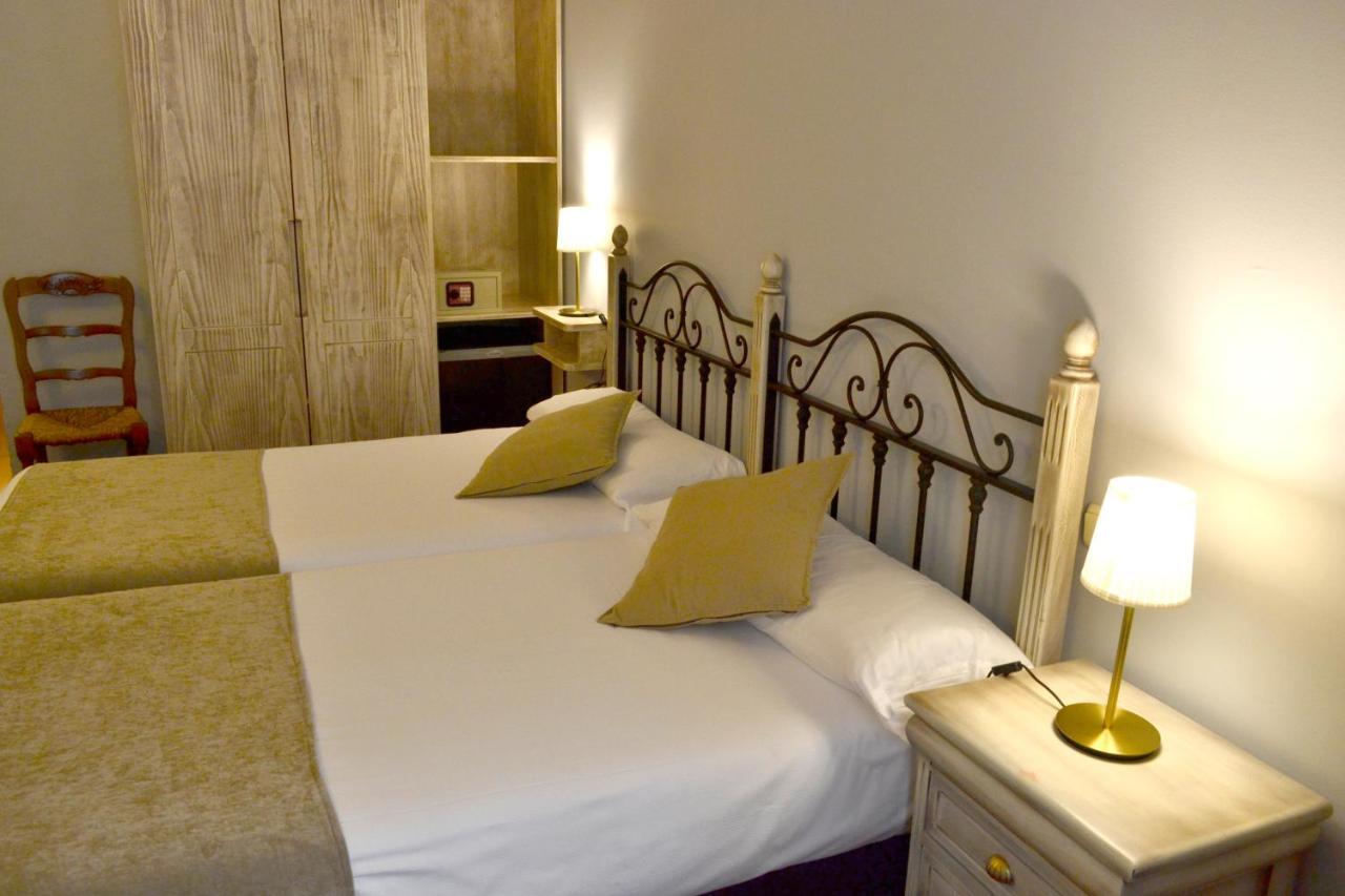 Hotel Alda Via 莱昂 外观 照片