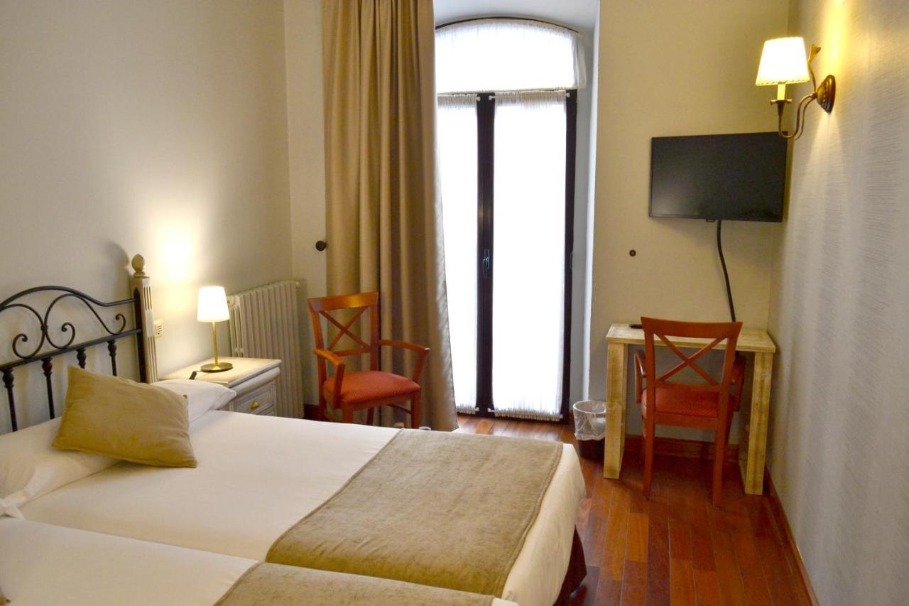 Hotel Alda Via 莱昂 外观 照片